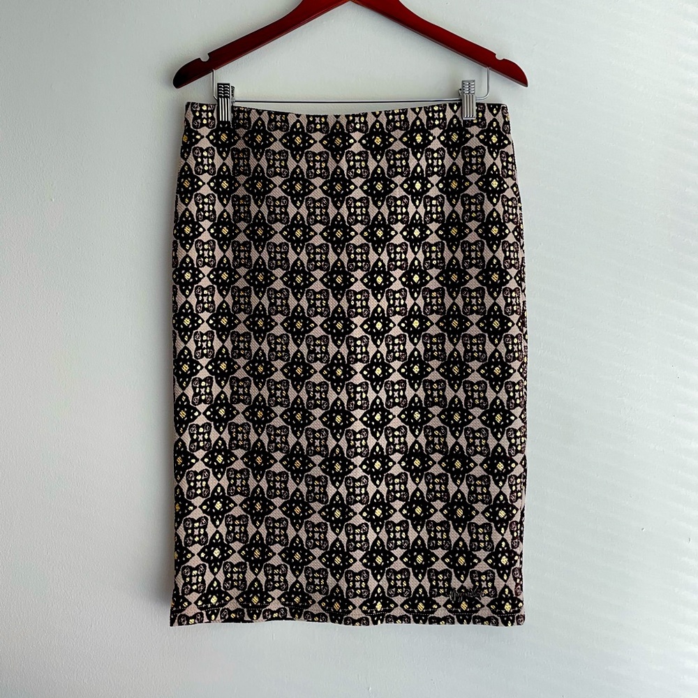Women’s Skirt - size 8-10 (Medium) pencil, stretch, knee length - by Ginger May